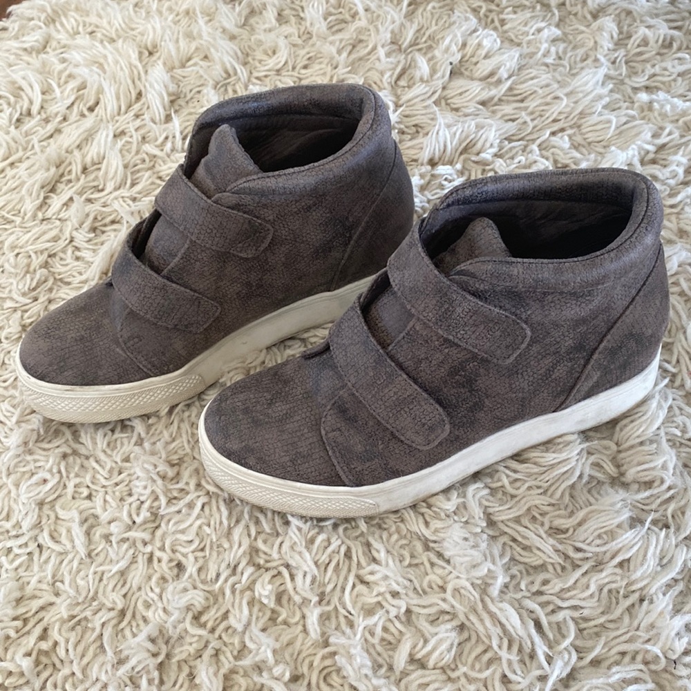 Grey/snakeskin womens boots/booties!